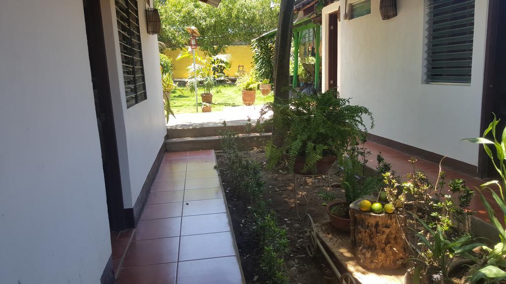 Hostal El Jardin Leon Exterior photo